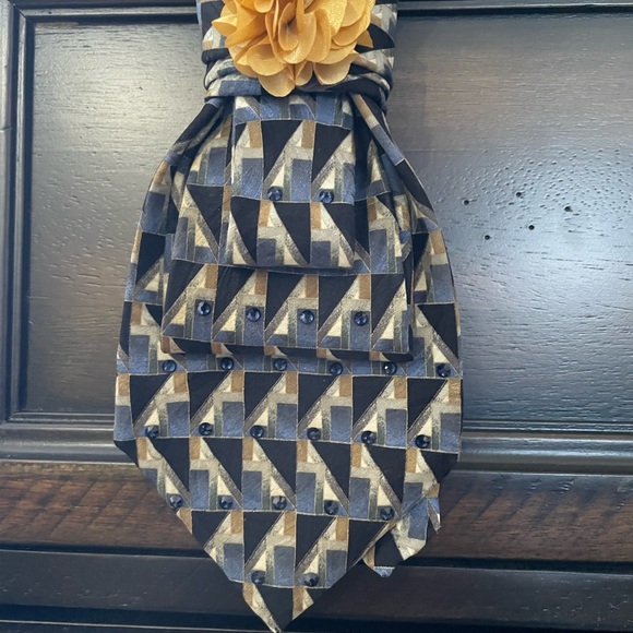 *NEW* Ladies Custom Design Neck-ties! Bedazzled with a bow. Colors vary. - Picture 8 of 9